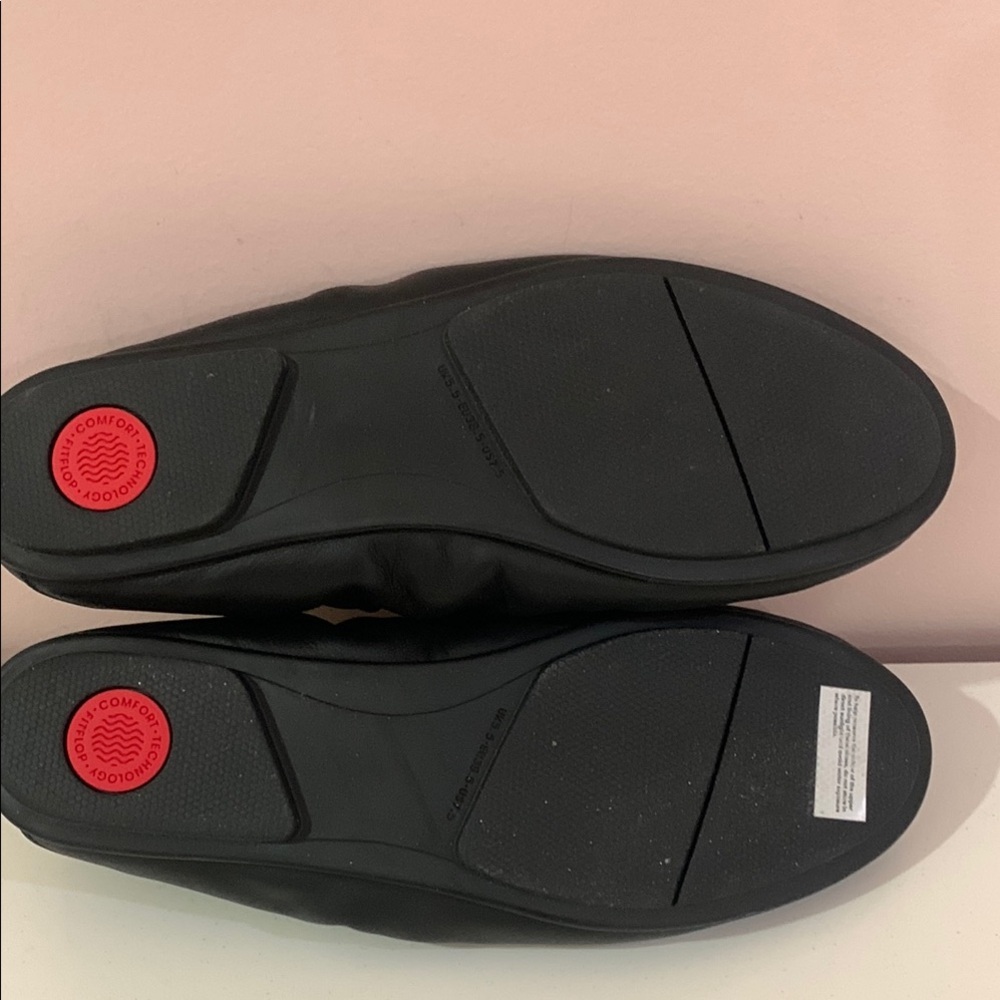 Fitflop Black Leather Slip-On Flats - Picture 11 of 12